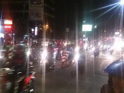 Massa Go-Jek Bergerak Antarkan Gunawan, Warung Buncit Lancar