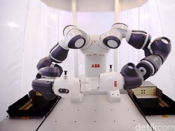 Wah! Ada Robot Jadi Konduktor Konser di Italia