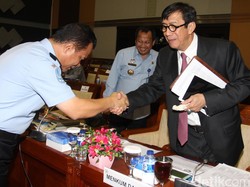 Menkum HAM: Gayus Makan di Luar Salah!