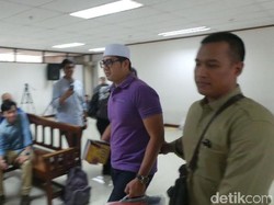 Kemunculan Perdana Gerry, Pengungkap Kasus OC Kaligis dan Gubernur Gatot