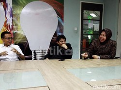 Ditantang Ahok, Risma Ngakak dan Azwar Anas Belum Berani