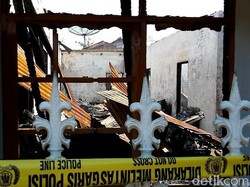 Diduga Korsleting Listrik, Gereja Pantekosta di Bondowoso Terbakar