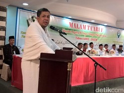 Berbalut Kain Ihram, Fahri Berkisah tentang Kikuk di Masjidil Haram