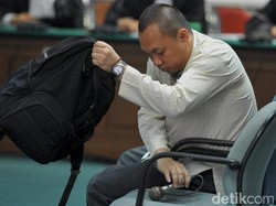 Gayus Lagi: Ke Singapura, Nonton Tenis di Bali, dan Makan di Restoran