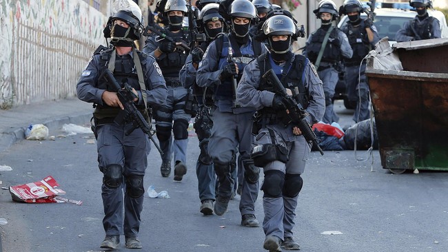 Warga Palestina Tikam Tentara Israel di Yerusalem Warga Palestina Tikam Tentara Israel di Yerusalem