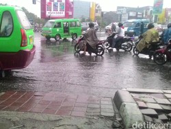 Buat Warga di Depok dan Jakarta yang Sumurnya Kering: Hujan Datang Awal November