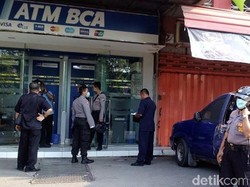 Api di Swalayan Sanrio Tak Kunjung Padam, Uang di ATM Dievakuasi