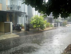 Meski Sudah Diguyur Hujan, Surabaya Belum Masuk Musim Hujan