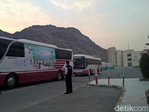 Suasana Jelang Jumatan Terakhir Sebelum Wukuf di Arafah