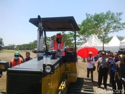 Tiru Singapura, Risma Siapkan JLLB untuk Emergency Landing