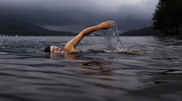 Ilustrasi berenang