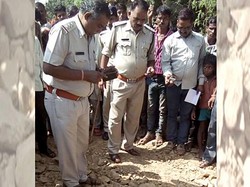 Jatuh ke Lubang Saat Mabuk, Pria India Terkubur Hidup-hidup