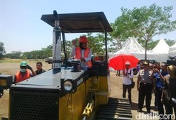 Bangun JLLB, Risma Sebut Tak Ada Lagi Surabaya Kawasan Pinggiran