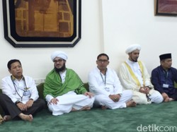 Di AS Novanto Cs Bertemu Trump, di Arab Bertemu Ulama Sayid Ahmad