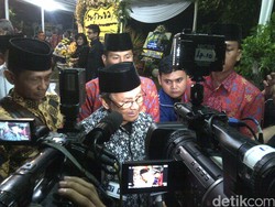 BJ Habibie: Adnan Buyung Adalah Aset, Perjuangannya Harus Diteruskan