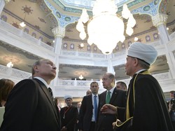 Sejarah Panjang Masjid Terbesar di Eropa yang Diresmikan Presiden Putin