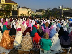 Warga Muhammadiyah Tangsel Salat Id di Lapangan dan Halaman Sekolah