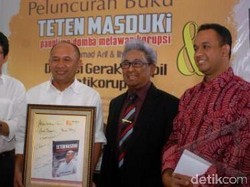 Cerita Teten Tentang Kisah Hubungan Jokowi dan Adnan Buyung