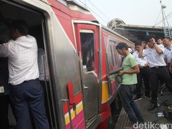 Asisten Masinis Kemudikan Kereta di Juanda Agar Capai 4.000 Jam Terbang