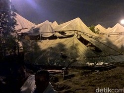 Cerita Sunarya yang Tertimpa Tenda Roboh