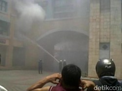 Tempat Hiburan Malam di Jalan Tidar Terbakar