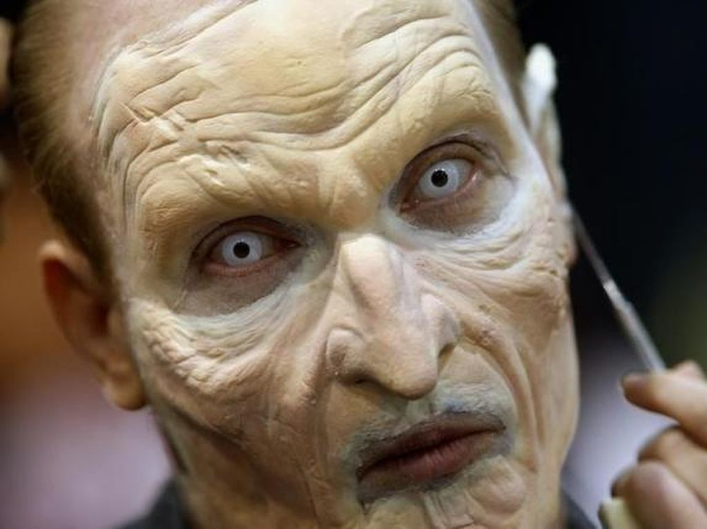 Hati-hati Bila Ingin Pakai Lensa Kontak Khas Halloween Hati-hati Bila Ingin Pakai Lensa Kontak Khas Halloween