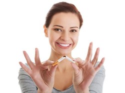 Lula Kamal: Perokok Perempuan Lebih Galak Daripada Laki-laki