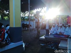 Salat Idul Adha Digelar Jamaah Aboge Hari Ini