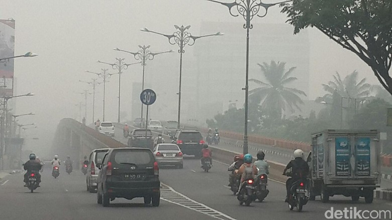 Imbas Asap, Warga Pekanbaru Sempat Dibawa ke RS karena Sesak Napas