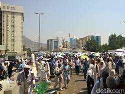 Jumroh Nafar Awal Selesai, Ribuan Jemaah Haji Berduyun ke Masjidil Haram