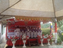 Cerita Anak TKI di Sebatik yang Jalan Kaki 3 Jam Demi Sekolah di RI