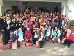 Hari Terakhir Pimpin Kota Surabaya, Risma: Saya Juga Manusia Tak Luput dari Salah