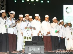 Ribuan Santri Meriahkan Pembukaan Festival Santri 2015 di Banyuwangi