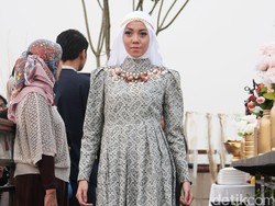 Saran Barli Asmara untuk Hijabers yang Ingin Berbusana Glamour di Hari Raya