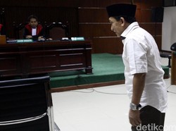 Vonis Hakim Setengah dari Tuntutan Jaksa, Fuad Amin Pertimbangkan Banding