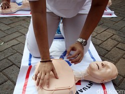 Ada Orang Pingsan karena Serangan Jantung? Begini Pertolongan Pertamanya