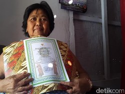 Setengah Abad Lebih Kusniya Dedikasikan Hidup sebagai Penari Gandrung