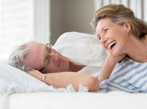 Kisah Cinta Pria Ceraikan Istri dan Nikahi Ibu Mertua, Tak Dihadiri Keluarga Kisah Cinta Pria Ceraikan Istri dan Nikahi Ibu Mertua, Tak Dihadiri Keluarga