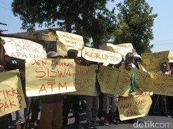 Kantor Dispendik di Situbondo Didemo