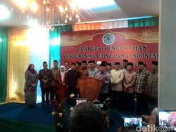 Maruf Amin Kukuhkan Pengurus Baru MUI Periode 2015-2020 Maruf Amin Kukuhkan Pengurus Baru MUI Periode 2015-2020