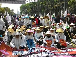 Massa  Petani Demo Istana, Tuntut Reformasi Agraria