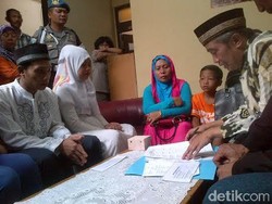 Momen Haru Saat Tersangka Pencurian Menikahi Gadis Pujaan di Kantor Polisi