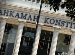 Hakim Konstitusi Palguna: KY Berwenang Seleksi Hakim
