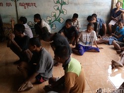 Enggan Cari Donasi, Bagaimana Djliteng Rawat dan Hidupi Puluhan Orang Gila?