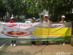 Hari Jantung Sedunia, Buklet Kesehatan Jantung Dibagi di Sekitar Monas