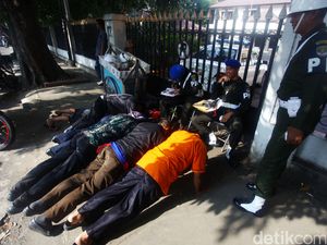 Terjaring Razia PSBB di Jakbar, Anggota Klub Motor Kedapatan Pesta Miras