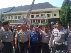 Cerita Menegangkan Wakapolda Jateng Bubarkan Rapat saat Mapolda Terbakar