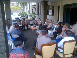 Suasana Kapolda Rapat di Halaman Mapolda Jateng Bahas Langkah Pasca Kebakaran