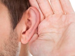 Pria Ini Tuli Sementara Setelah Keliru Teteskan Super Glue ke Telinganya