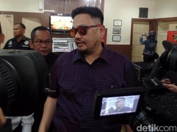 Pengacara Nyentrik Farhat Abbas Segera Jalani Sidang di PN Jaksel